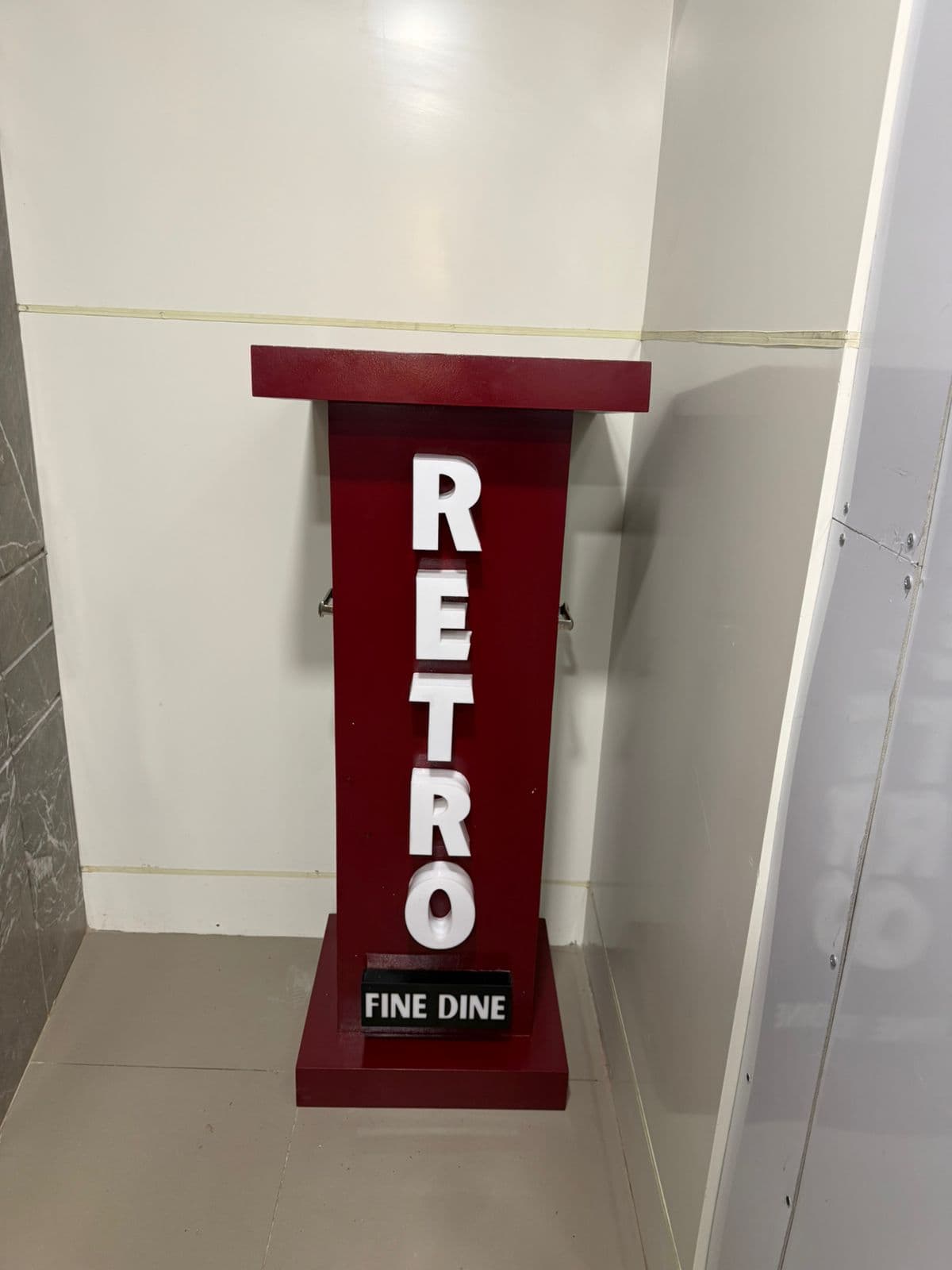 Retro Fine Dine restaurant photo gallery moment 08